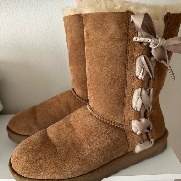 UGG Women's Tan Sheepskin Boots size 10 - Picture 1 of 4